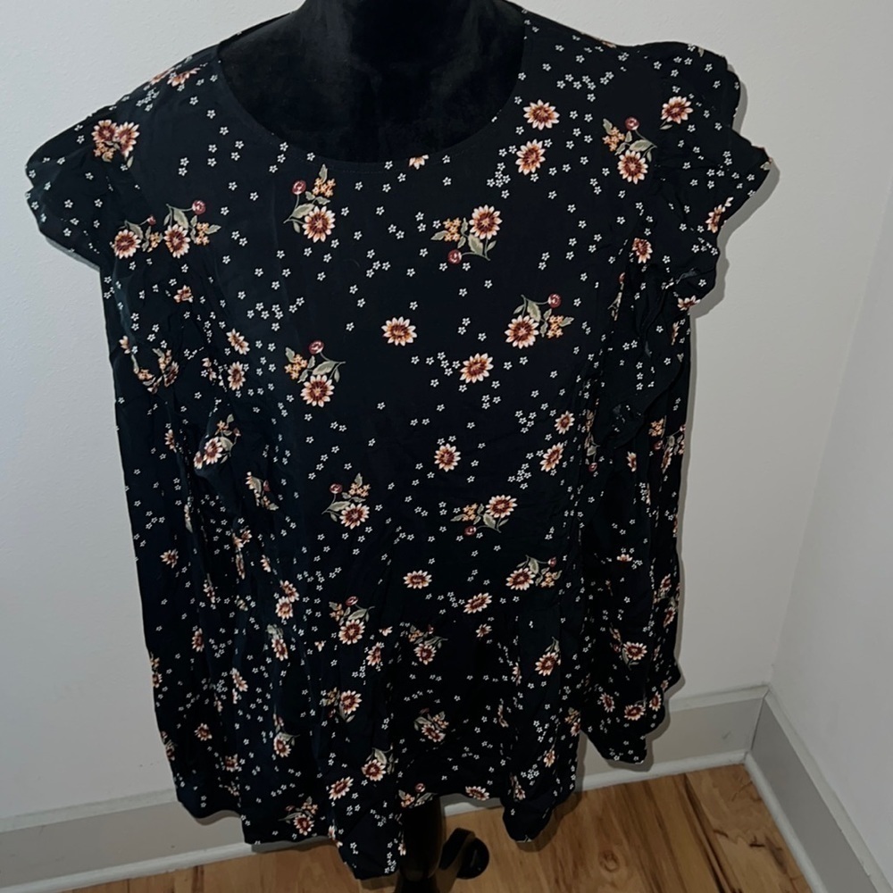 LOFT long sleeves ruffle shoulder floral print over black long blouse top Sz XL